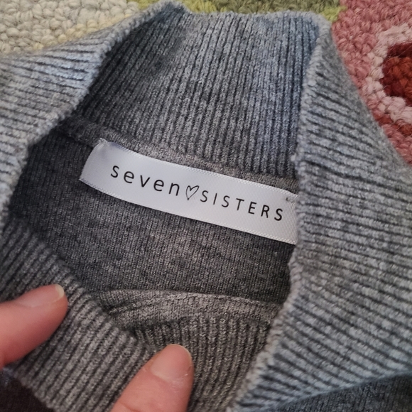 Seven sisters gray sweater - Picture 3 of 4
